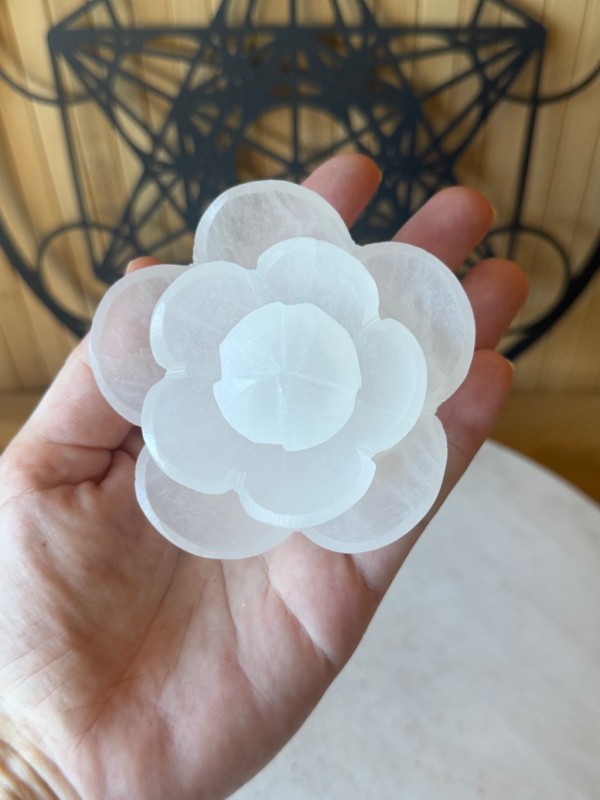 Fleur de lotus en sélénite (0.18kg)