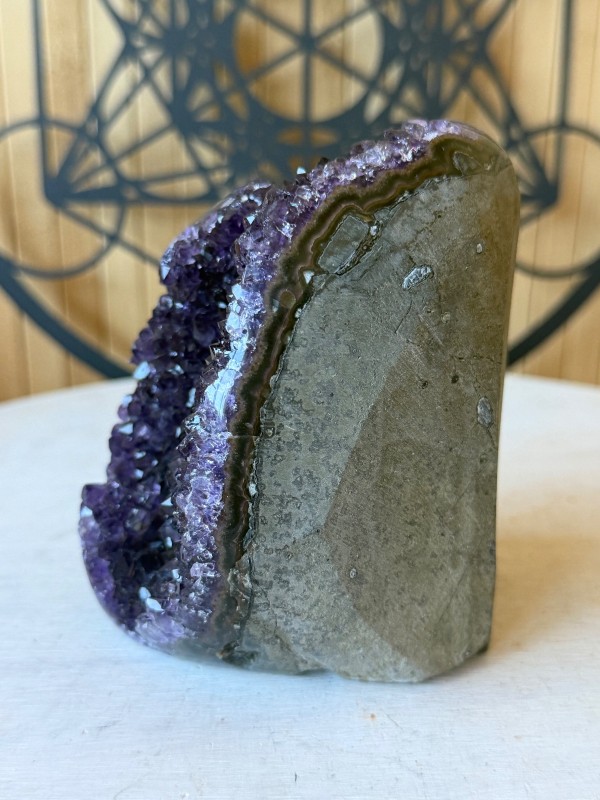 Géode d’améthyste (0.97kg)