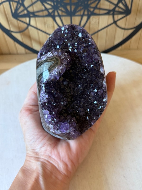 Géode d’améthyste (0.97kg)