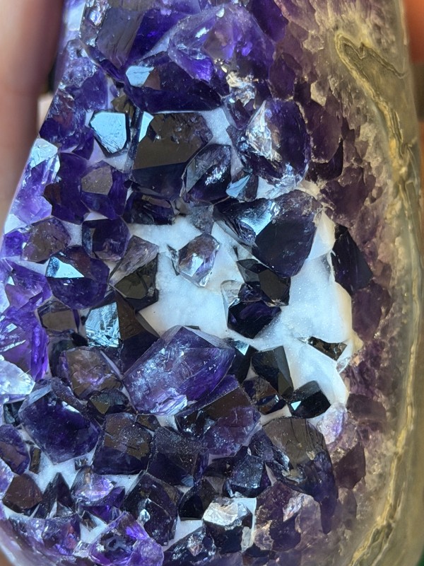 Géode d’amthyste (0.9kg)