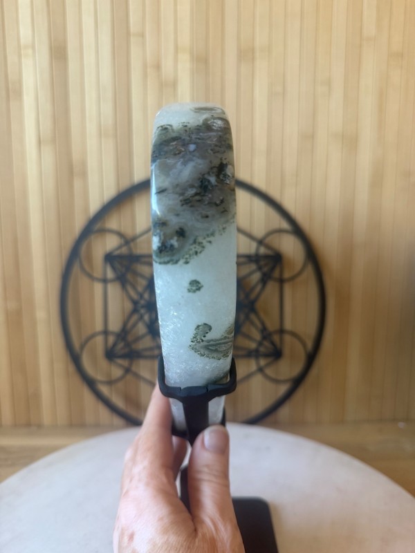 tranche d’ Améthyste en forme de cœur (2.23kg)