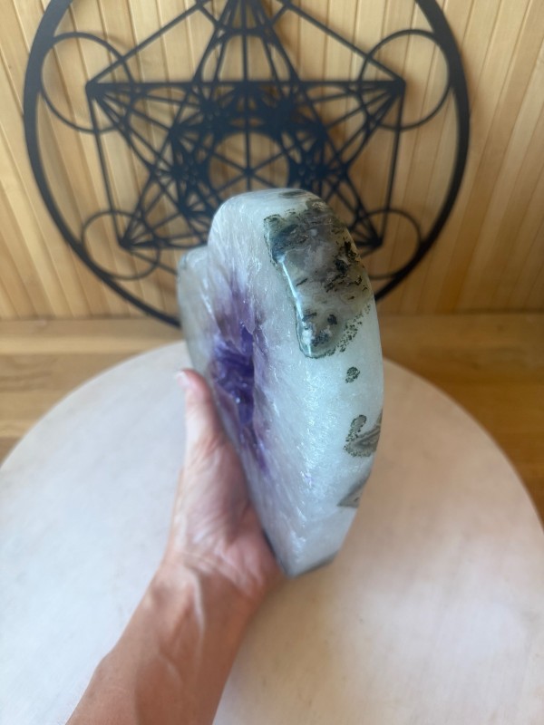 tranche d’ Améthyste en forme de cœur (2.23kg)