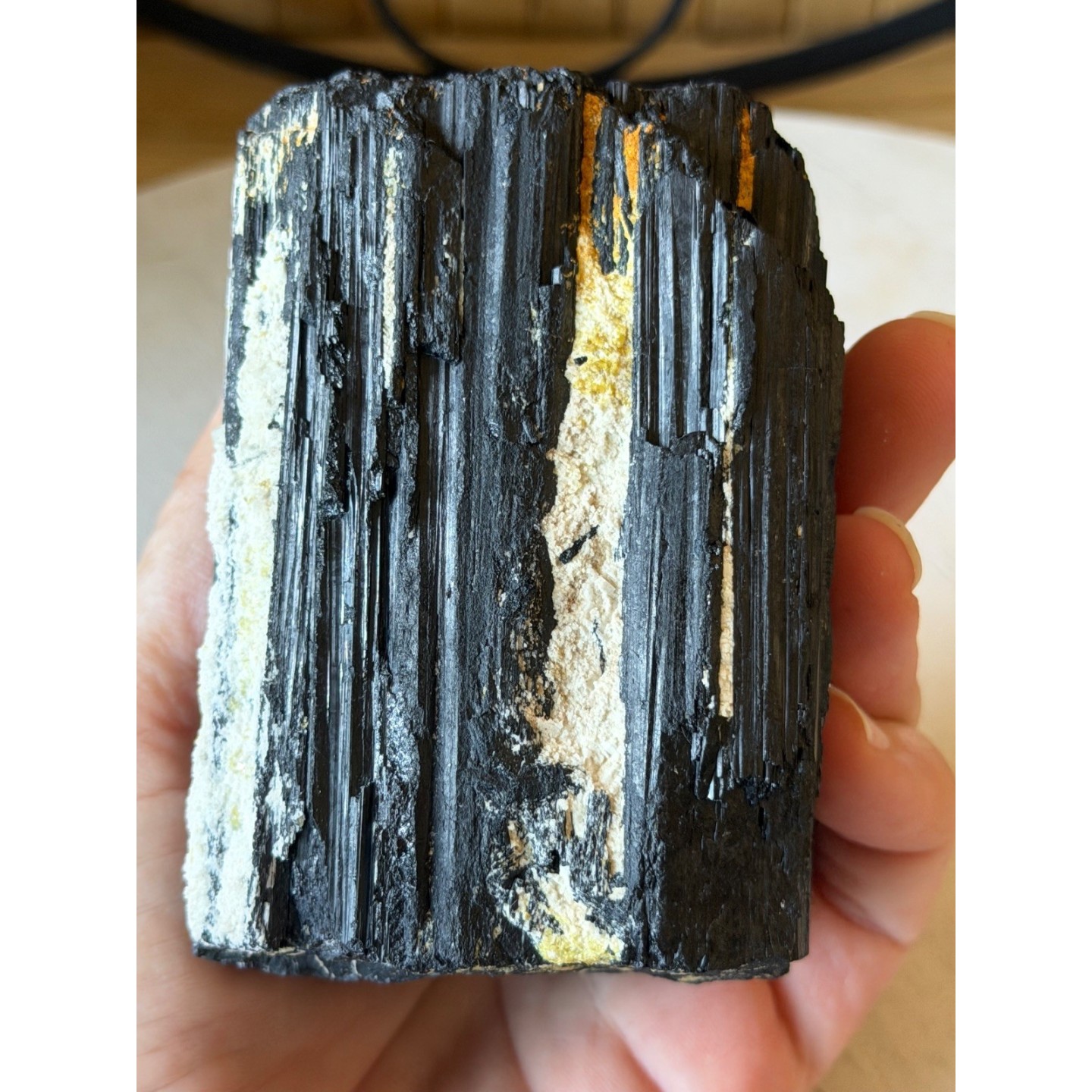 Tourmaline noire (0.73kg)