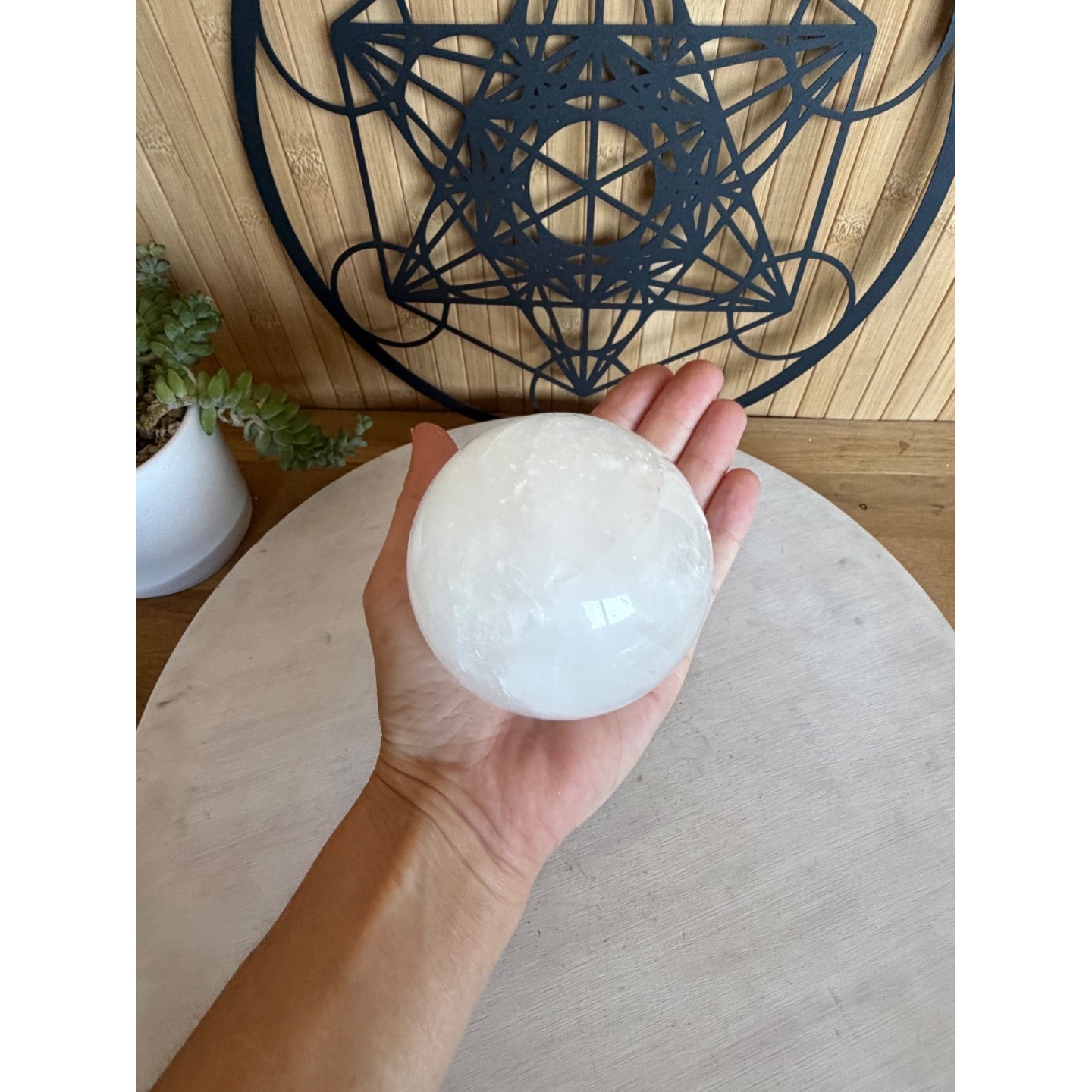 Sphère en calcite blanche (0.81kg)