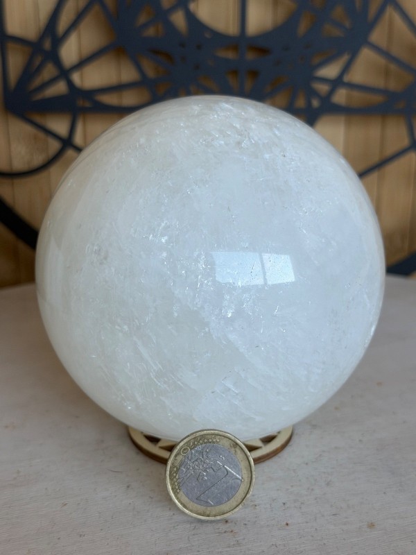 Sphère en calcite blanche (1.345kg)