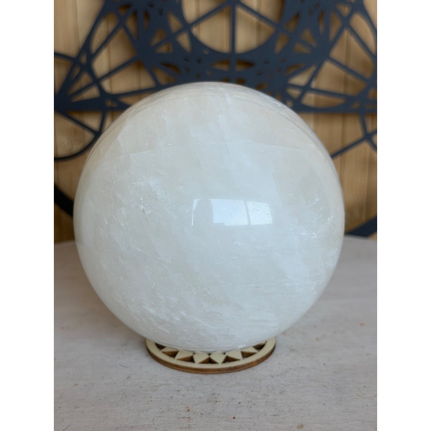 Sphère en calcite blanche (1.345kg)