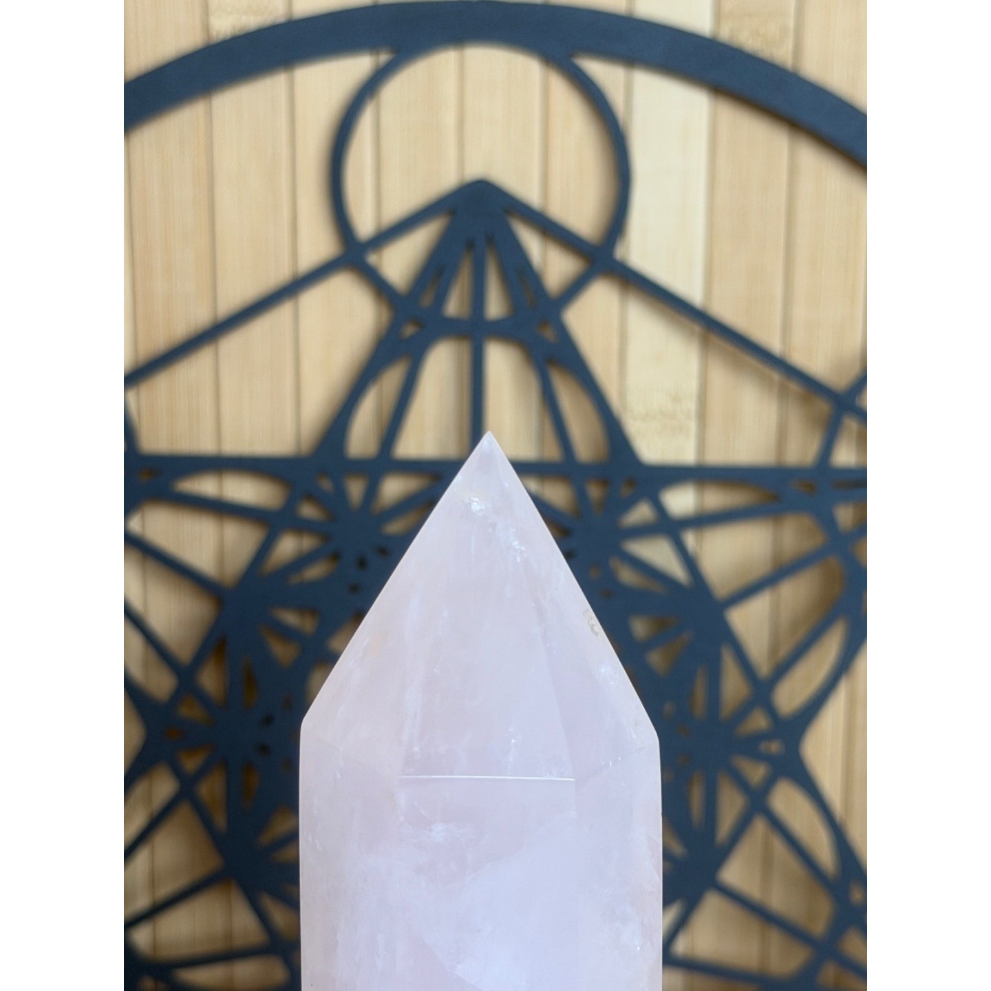Pointe de quartz rose (0.665kg)