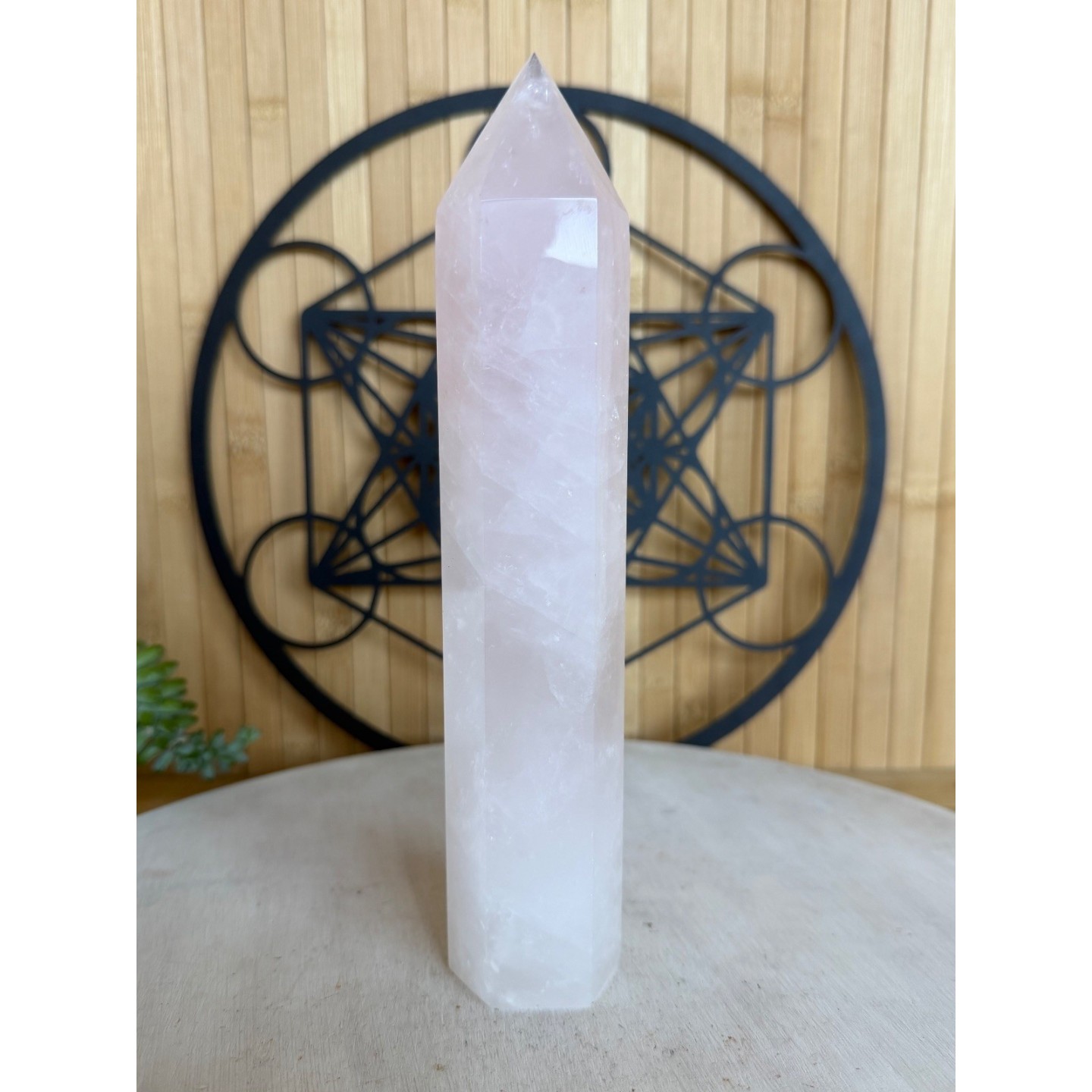 Pointe de quartz rose (0.665kg)