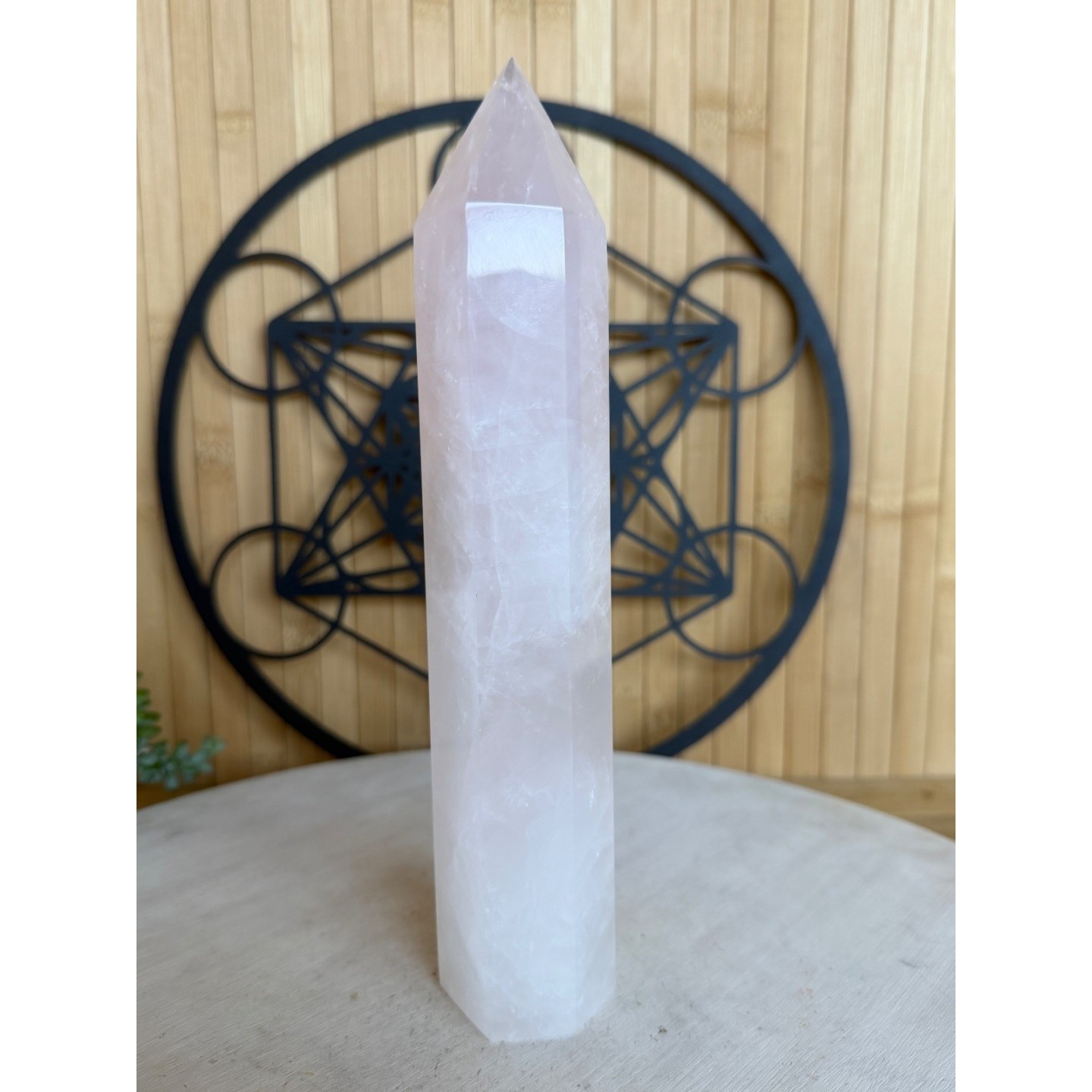 Pointe de quartz rose (0.665kg)