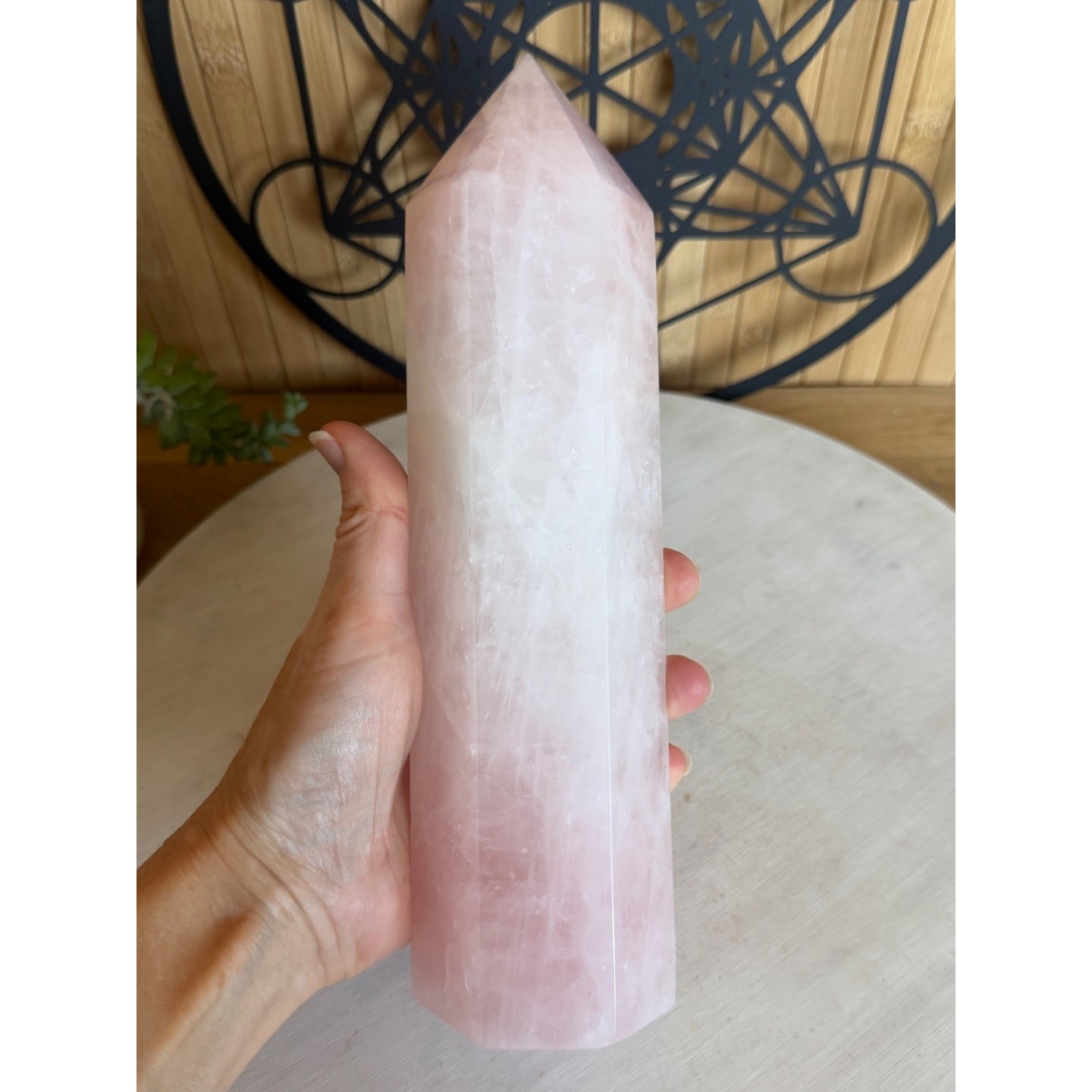 Pointe en quartz rose (1.47kg)