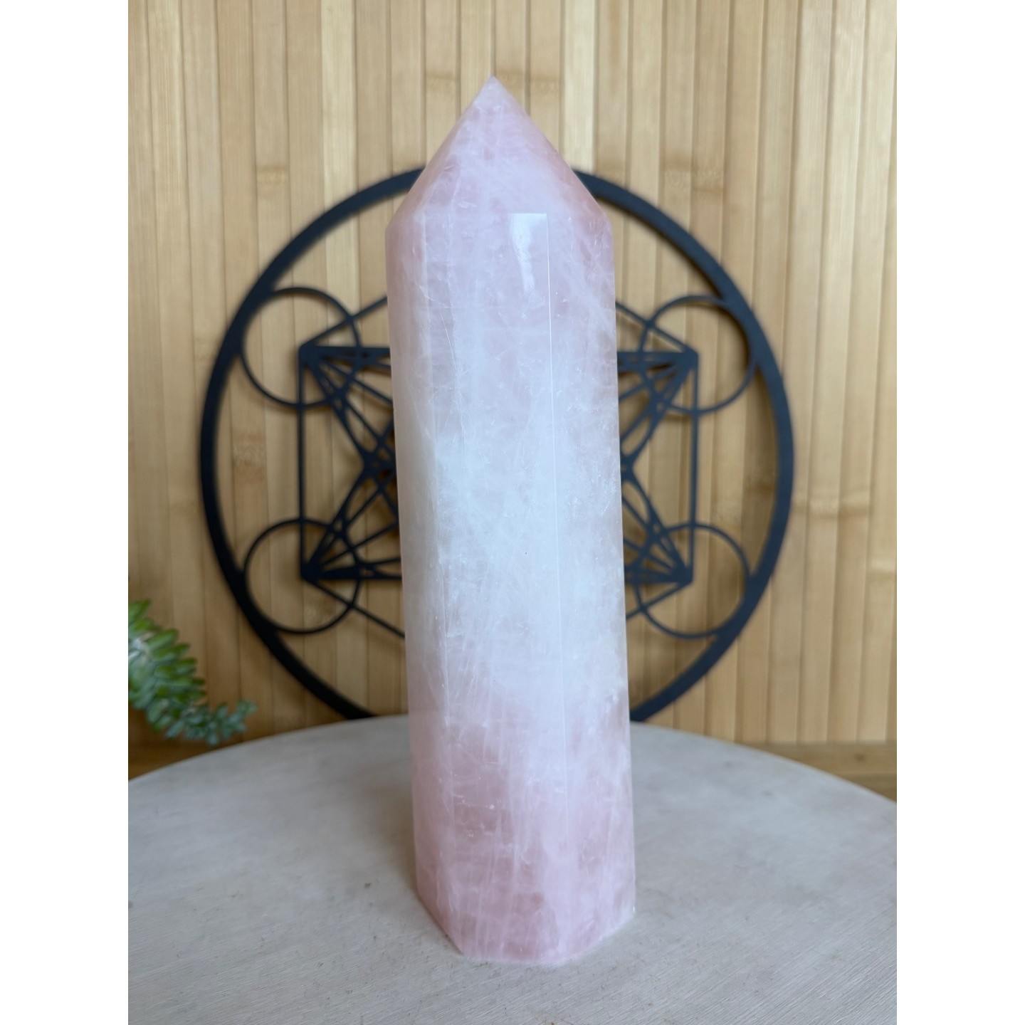 Pointe en quartz rose (1.47kg)