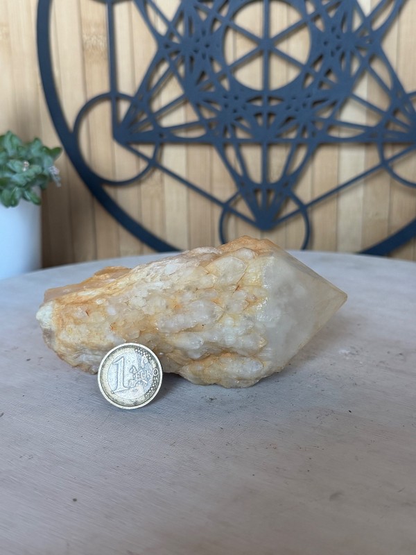 Pointe de quartz brute (0.355kg)